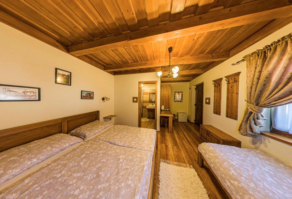 Toth Vendeghaz Es Apartmanhaz Ujfeherto Bagian luar foto