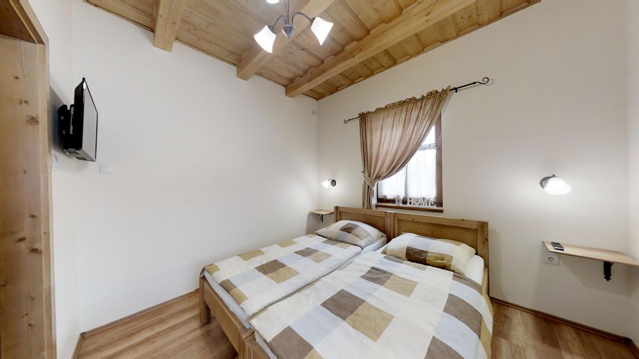 Toth Vendeghaz Es Apartmanhaz Ujfeherto Bagian luar foto