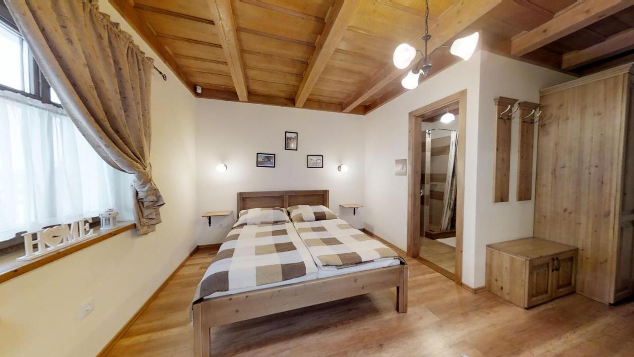Toth Vendeghaz Es Apartmanhaz Ujfeherto Bagian luar foto